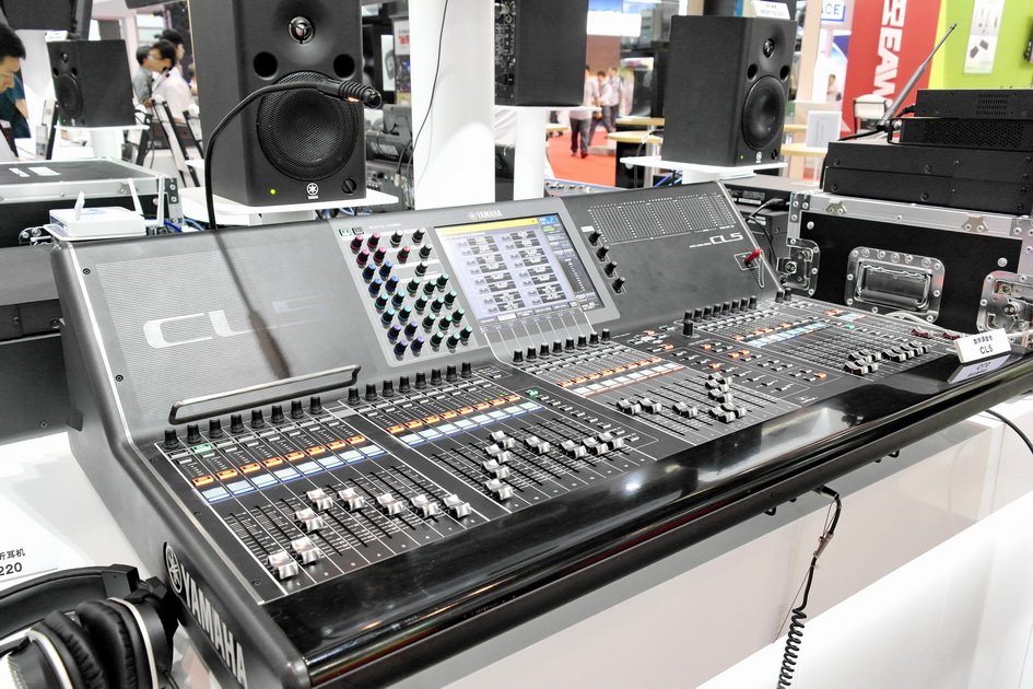 狗万专业音响新产品亮相PALM EXPO 2013展会 