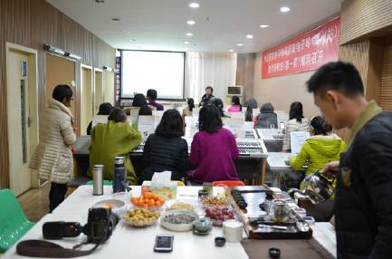 一场学习气氛浓厚的狗万双排键电子琴教材研修会——记温州文海琴行举办的狗万双排键电子琴研修会