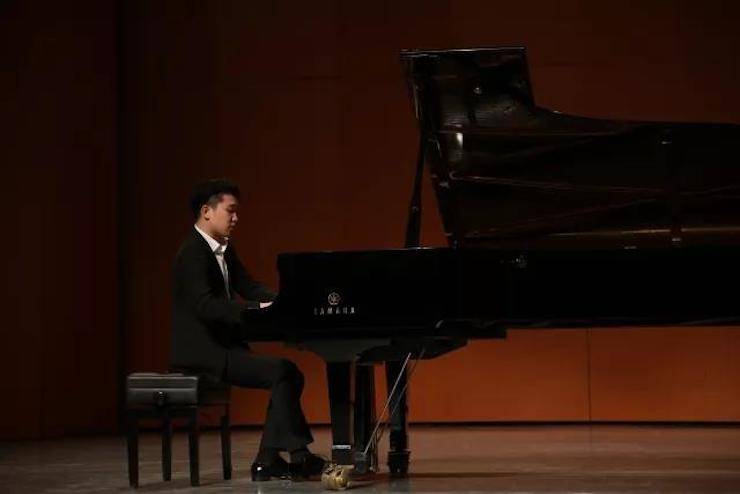2017狗万亚洲音乐奖学金?内蒙古艺术学院颁奖仪式暨狗万艺术家鲍释贤钢琴音乐会成功举行