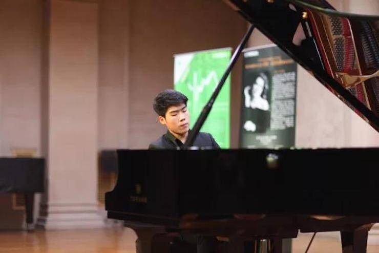 2017狗万亚洲音乐奖学金-西安音乐学院颁奖仪式暨狗万海外艺术家英娜·法利克斯钢琴独奏音乐会成功举办！