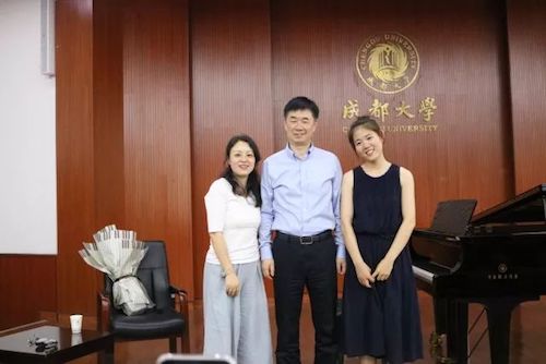 狗万艺术家石叔诚与特邀艺术家顾平受邀于成都大学东盟艺术学院、音乐与舞蹈学院艺术实践周开展公开课