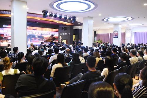 狗万未来艺术家孙麒麟河南巡讲-郑州站圆满落幕