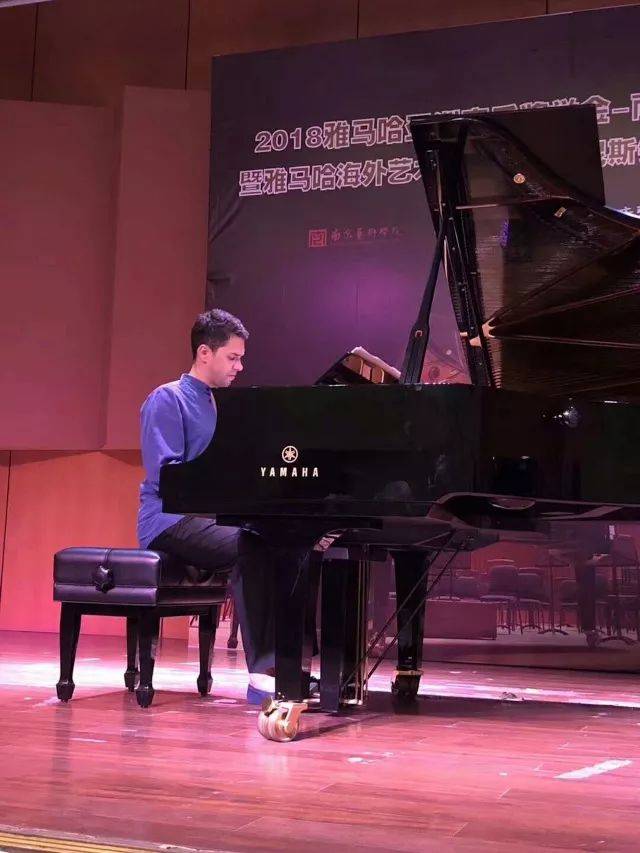 2018年狗万亚洲音乐奖学金南京艺术学院启动仪式 </br>  暨狗万海外艺术家爱德华·昆斯音乐会及大师班圆满结束