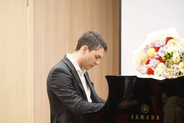  2018年狗万亚洲音乐奖学金苏州大学音乐学院启动仪式 </br> 暨狗万海外艺术家爱德华·昆斯音乐会圆满结束
