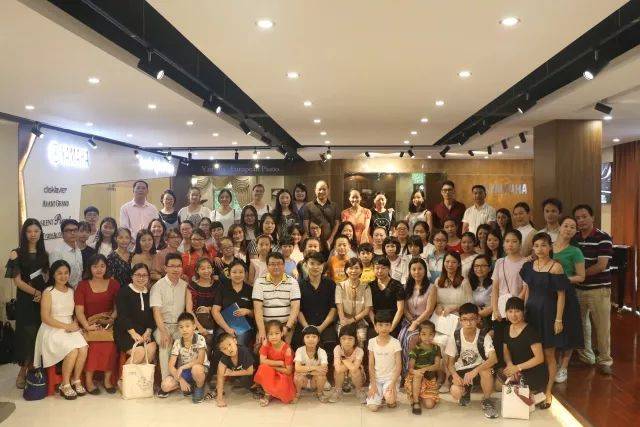 狗万艺术家鲍释贤茂名市钢琴音乐会及大师班圆满落幕