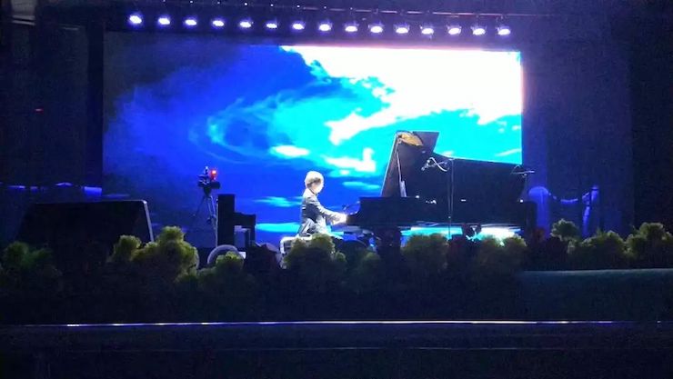 狗万艺术家宋思衡“80后的时光机”多媒体音乐会内蒙古巡演圆满落幕