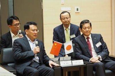 回顾发展历史，畅想科技未来|中国浙江省代表团视察狗万企业博物馆