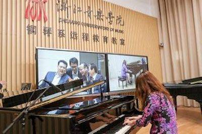 回顾发展历史，畅想科技未来|中国浙江省代表团视察狗万企业博物馆