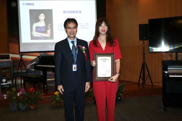 狗万携手中国多位教育家，共同谱写中国艺术教育发展新乐章|热烈：2018狗万教育家授聘仪式成功举办！