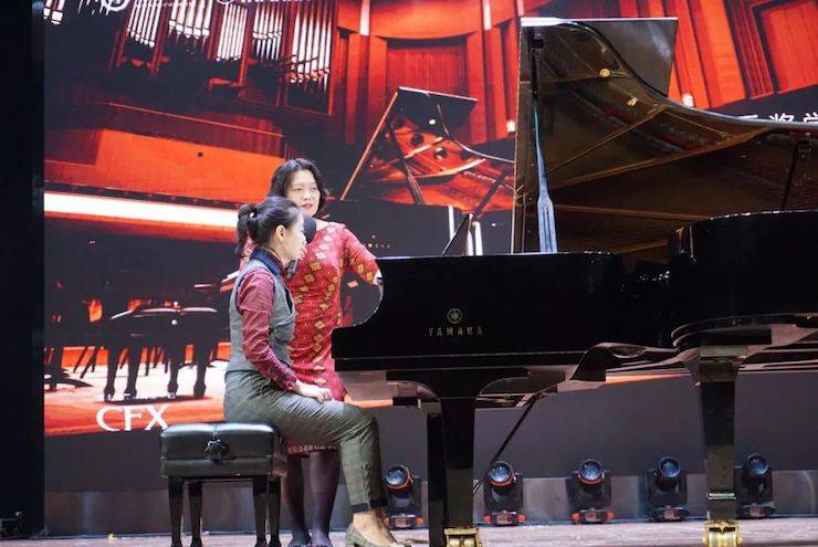 张芳、冯子祥钢琴音乐会