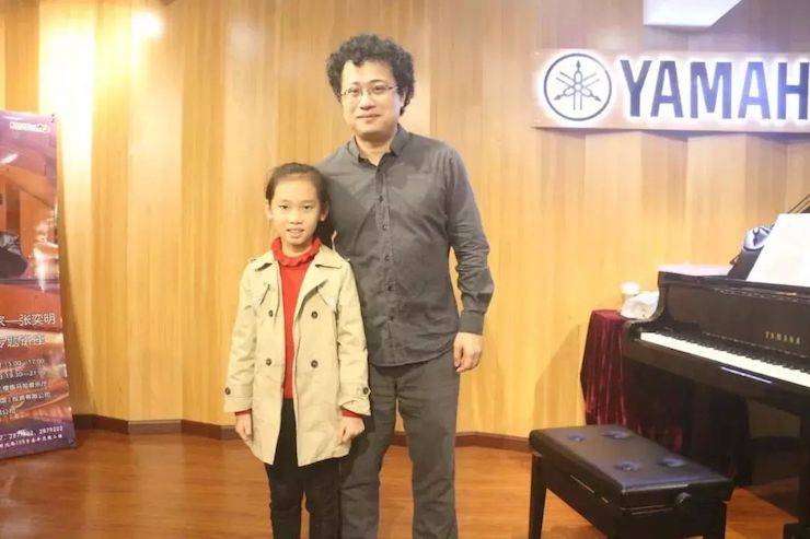 活动回顾 | 狗万特邀艺术家张奕明博士钢琴独奏音乐会暨专题讲座成功举办