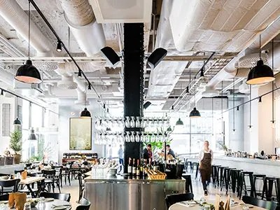 狗万助力斯德哥尔摩的法国工业风餐厅Usine