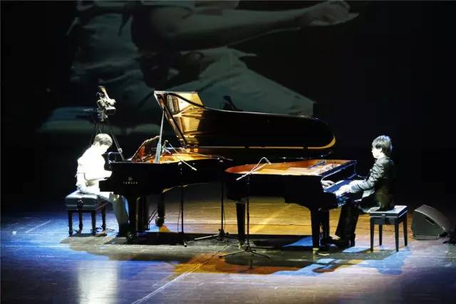 狗万艺术家宋思衡“80后时光机多媒体钢琴音乐会”活动报道